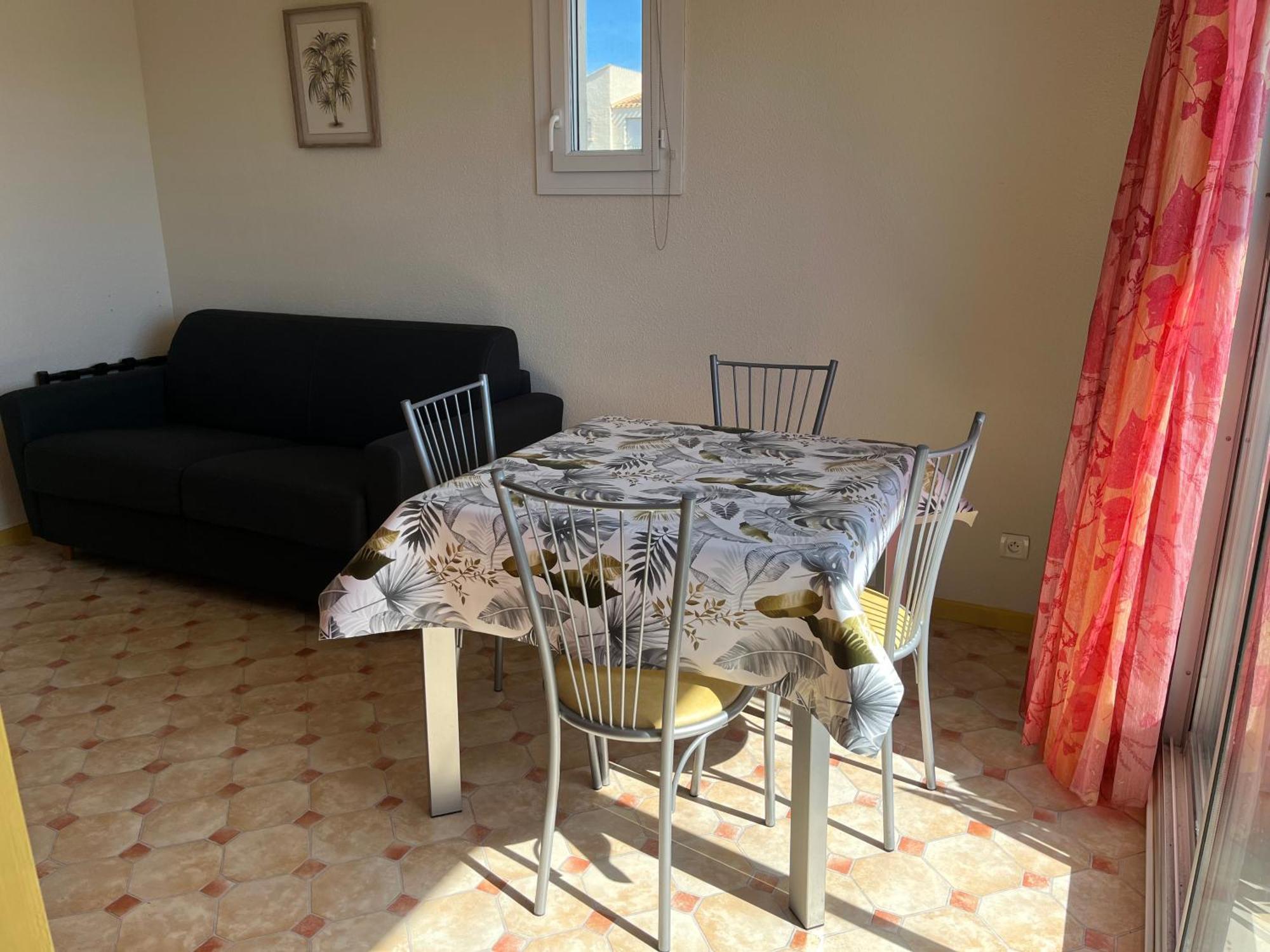 Les Villageoises Apartment *